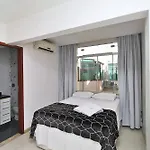 Belo sala 3 quartos com 2 suites para 8 pessoas em Copa