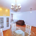 Belo sala 3 quartos com 2 suites para 8 pessoas em Copa