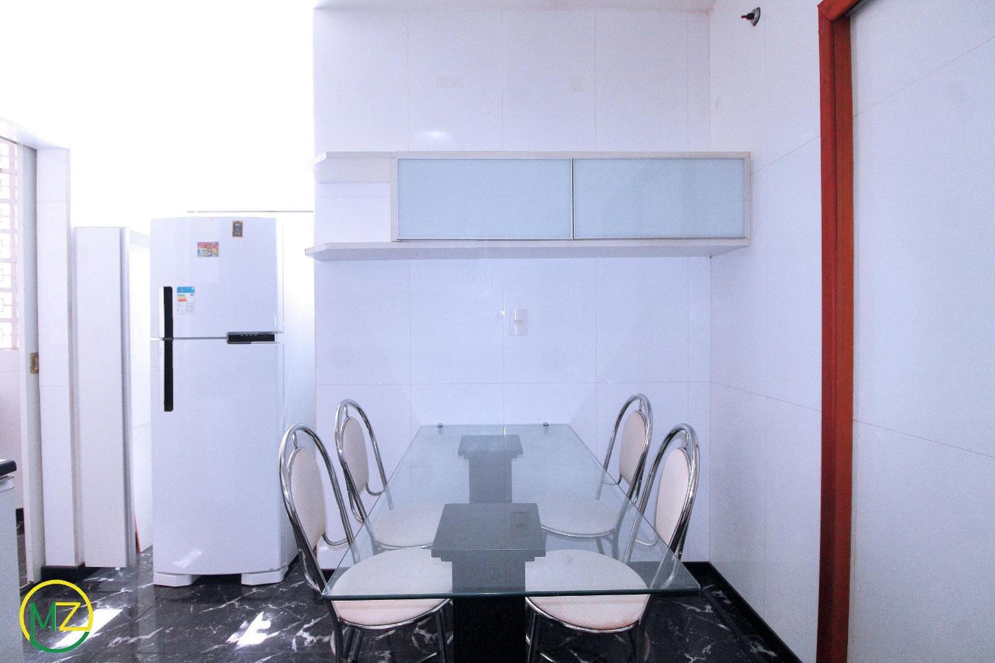 Belo Sala 3 Quartos Com 2 8 Pessoas *